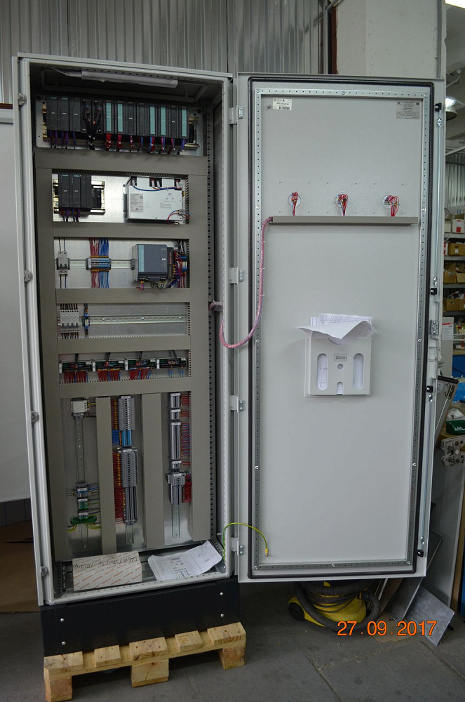Сборка щитов управления инженерными системами предприятия для АО «Информационные спутниковые системы» им. Академика Решетнева